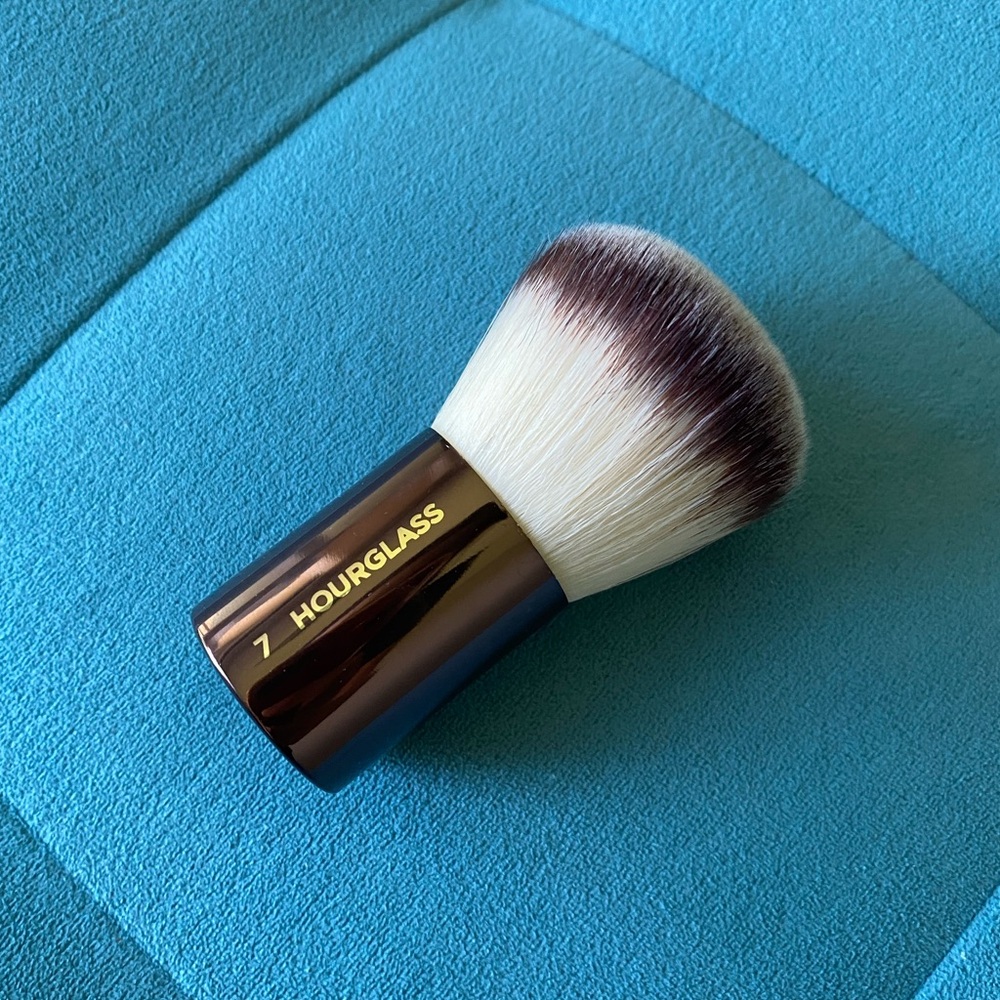 HOURGLASS Nº 7 FINISHING BRUSH - Powder/ Foundation